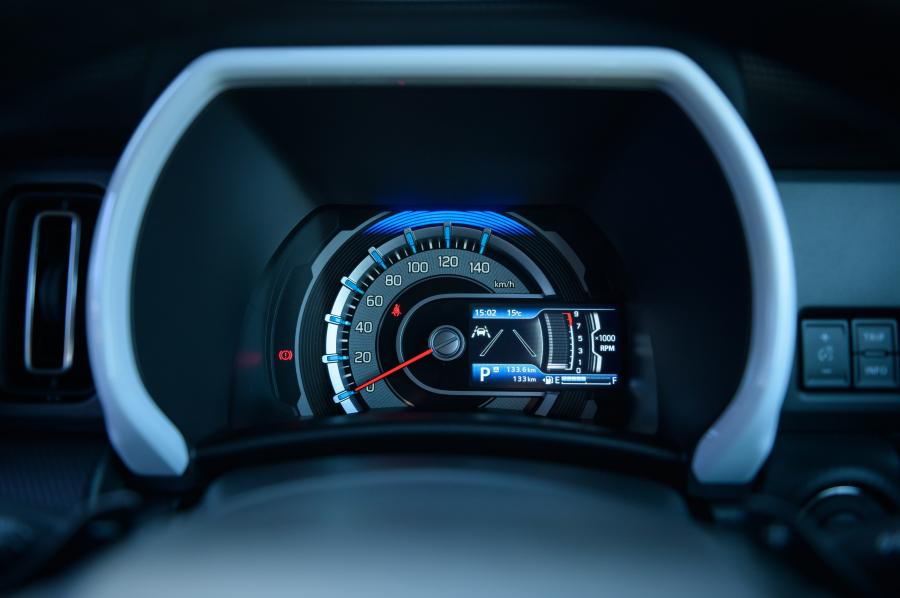 Панель приборов Suzuki Hustler Hybrid X 2020 года  (фото 6 из 32)